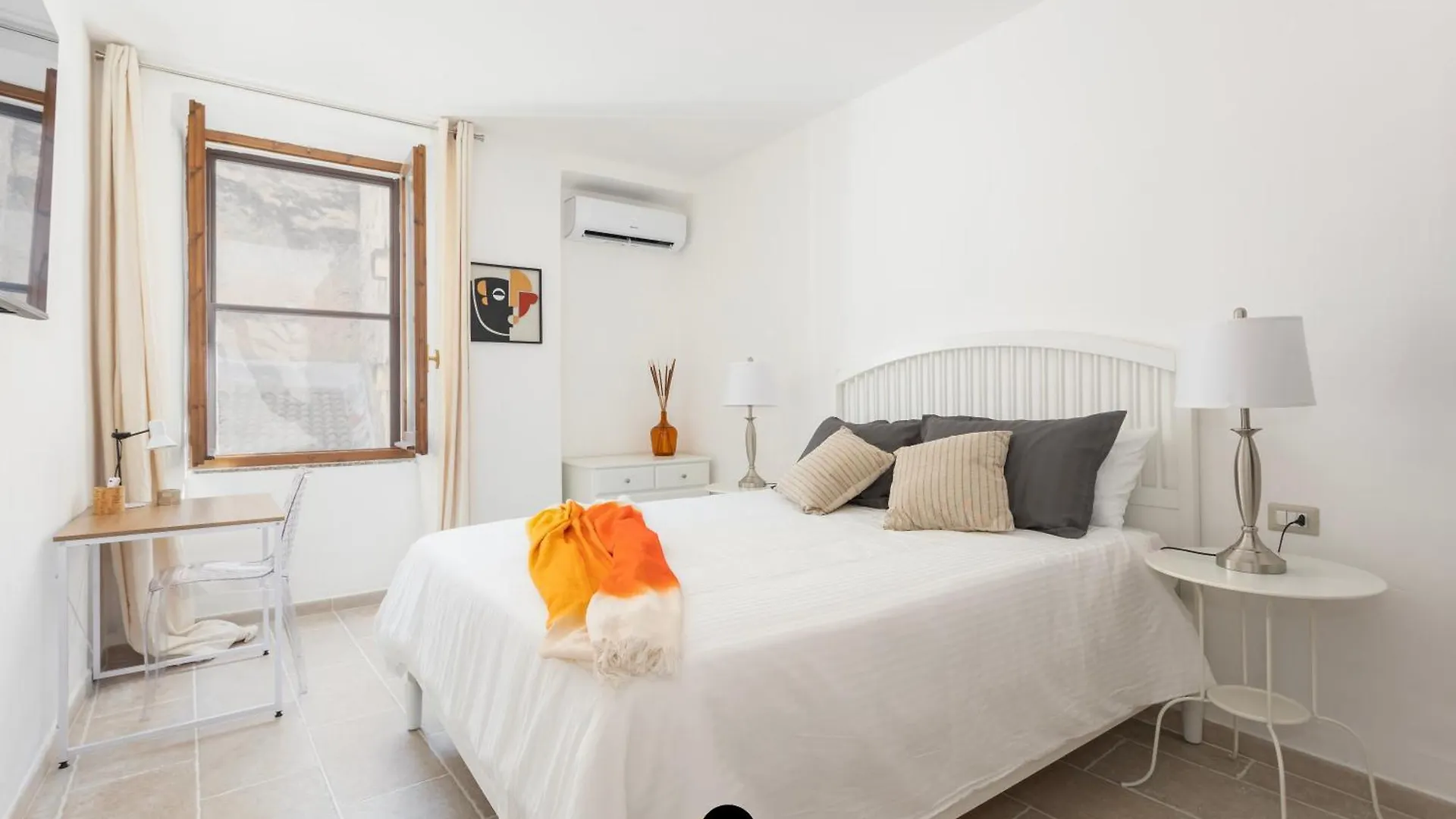 Hotels Too - Home Kristoforo Σάσαρι 0*,  Ιταλία